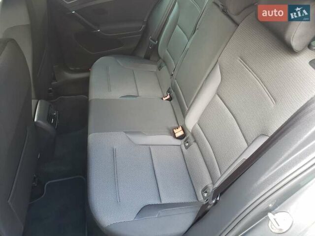 Серый Фольксваген e-Golf, объемом двигателя 0 л и пробегом 65 тыс. км за 13950 $, фото 56 на Automoto.ua