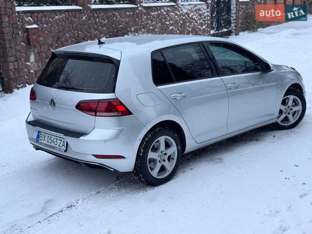 Серый Фольксваген e-Golf, объемом двигателя 0 л и пробегом 59 тыс. км за 13300 $, фото 29 на Automoto.ua