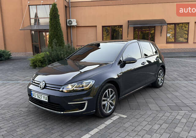 Серый Фольксваген e-Golf, объемом двигателя 0 л и пробегом 96 тыс. км за 15300 $, фото 5 на Automoto.ua