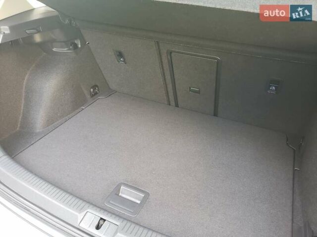 Серый Фольксваген e-Golf, объемом двигателя 0 л и пробегом 65 тыс. км за 13950 $, фото 72 на Automoto.ua