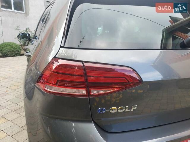 Серый Фольксваген e-Golf, объемом двигателя 0 л и пробегом 65 тыс. км за 13950 $, фото 15 на Automoto.ua