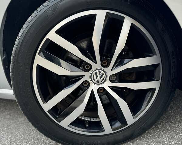 Серый Фольксваген e-Golf, объемом двигателя 0 л и пробегом 100 тыс. км за 12300 $, фото 5 на Automoto.ua