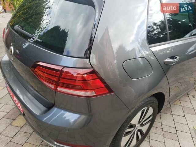 Серый Фольксваген e-Golf, объемом двигателя 0 л и пробегом 65 тыс. км за 13950 $, фото 23 на Automoto.ua