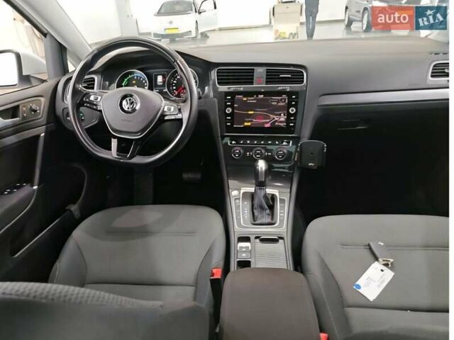 Сірий Фольксваген e-Golf, об'ємом двигуна 0 л та пробігом 97 тис. км за 15200 $, фото 7 на Automoto.ua