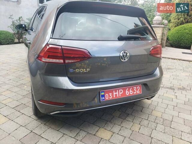 Серый Фольксваген e-Golf, объемом двигателя 0 л и пробегом 65 тыс. км за 13950 $, фото 14 на Automoto.ua