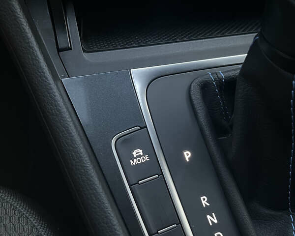 Сірий Фольксваген e-Golf, об'ємом двигуна 0 л та пробігом 39 тис. км за 17200 $, фото 3 на Automoto.ua