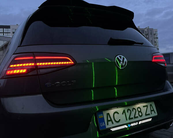 Серый Фольксваген e-Golf, объемом двигателя 0 л и пробегом 167 тыс. км за 11999 $, фото 5 на Automoto.ua
