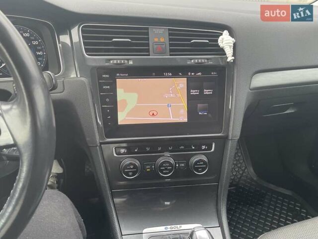 Серый Фольксваген e-Golf, объемом двигателя 0 л и пробегом 84 тыс. км за 15600 $, фото 39 на Automoto.ua