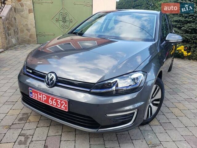 Серый Фольксваген e-Golf, объемом двигателя 0 л и пробегом 65 тыс. км за 13950 $, фото 1 на Automoto.ua