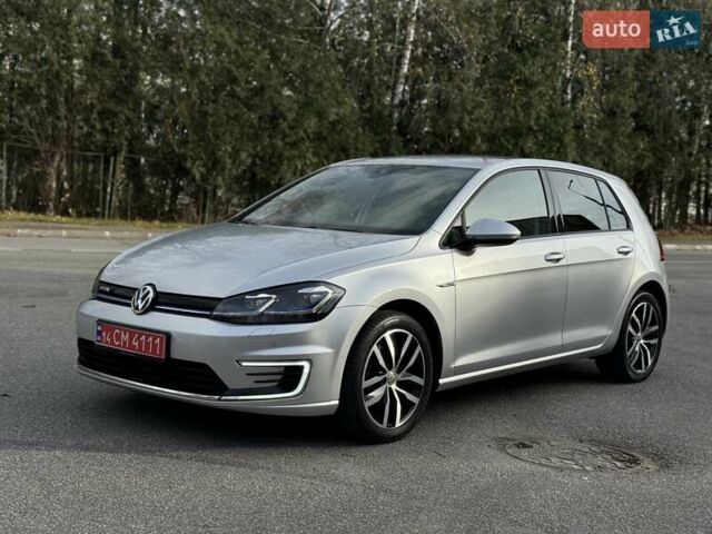 Серый Фольксваген e-Golf, объемом двигателя 0 л и пробегом 100 тыс. км за 12300 $, фото 15 на Automoto.ua