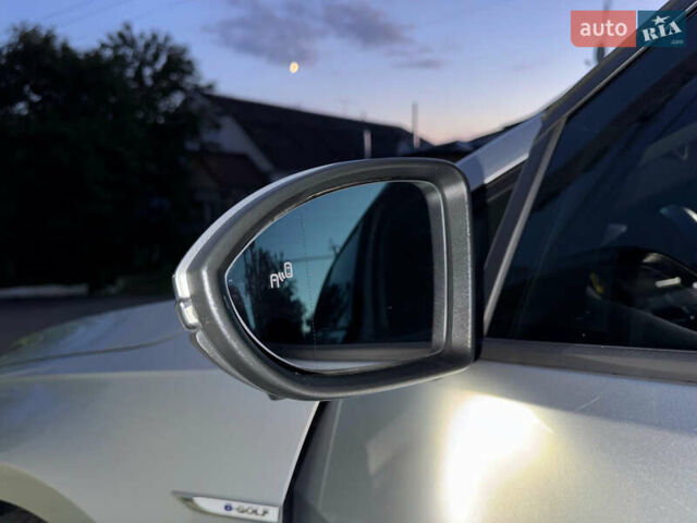 Серый Фольксваген e-Golf, объемом двигателя 0 л и пробегом 72 тыс. км за 13500 $, фото 9 на Automoto.ua