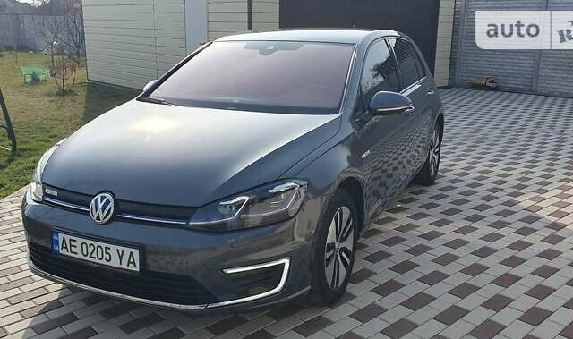 Сірий Фольксваген e-Golf, об'ємом двигуна 0 л та пробігом 47 тис. км за 18500 $, фото 9 на Automoto.ua