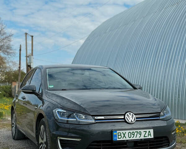 Серый Фольксваген e-Golf, объемом двигателя 0 л и пробегом 79 тыс. км за 12500 $, фото 1 на Automoto.ua