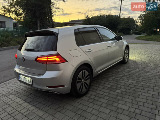 Серый Фольксваген e-Golf, объемом двигателя 0 л и пробегом 72 тыс. км за 13500 $, фото 6 на Automoto.ua