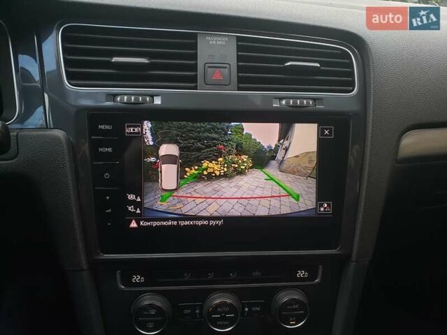 Серый Фольксваген e-Golf, объемом двигателя 0 л и пробегом 65 тыс. км за 13950 $, фото 68 на Automoto.ua