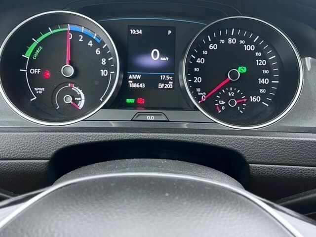Серый Фольксваген e-Golf, объемом двигателя 0 л и пробегом 188 тыс. км за 13300 $, фото 4 на Automoto.ua