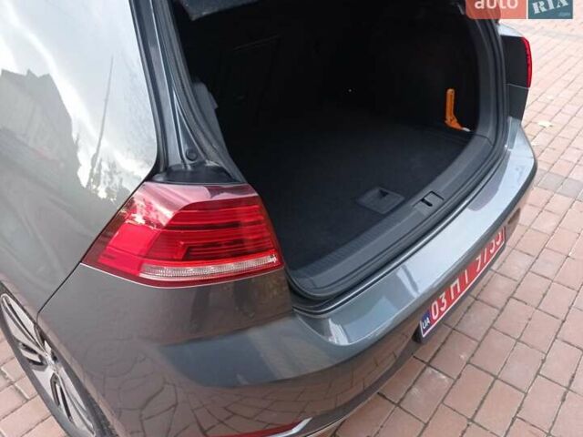 Серый Фольксваген e-Golf, объемом двигателя 0 л и пробегом 96 тыс. км за 11900 $, фото 14 на Automoto.ua