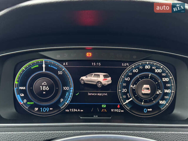 Серый Фольксваген e-Golf, объемом двигателя 0 л и пробегом 91 тыс. км за 15099 $, фото 56 на Automoto.ua