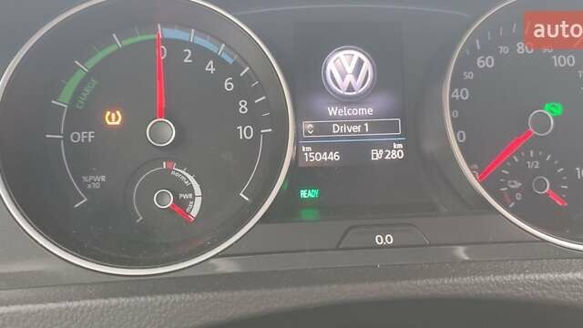 Серый Фольксваген e-Golf, объемом двигателя 0 л и пробегом 145 тыс. км за 12700 $, фото 25 на Automoto.ua