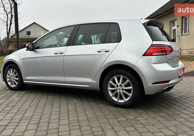 Серый Фольксваген e-Golf, объемом двигателя 0 л и пробегом 127 тыс. км за 14200 $, фото 2 на Automoto.ua