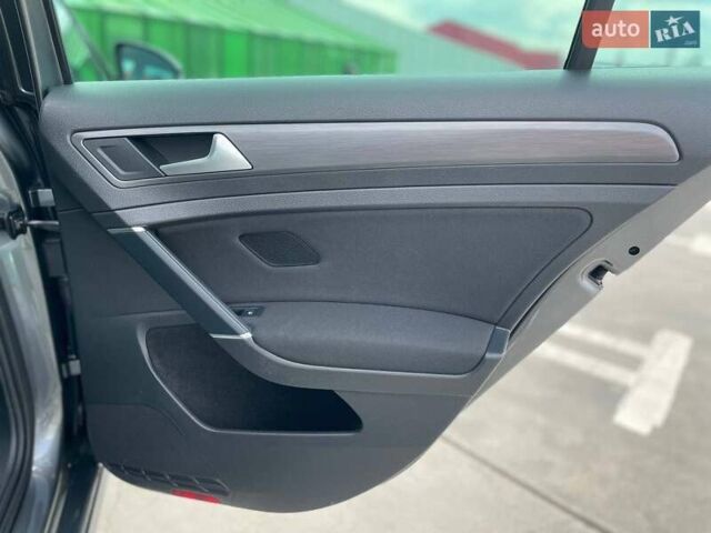 Сірий Фольксваген e-Golf, об'ємом двигуна 0 л та пробігом 123 тис. км за 12900 $, фото 30 на Automoto.ua