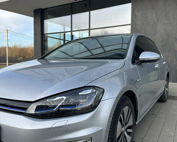 Серый Фольксваген e-Golf, объемом двигателя 0 л и пробегом 76 тыс. км за 13800 $, фото 9 на Automoto.ua