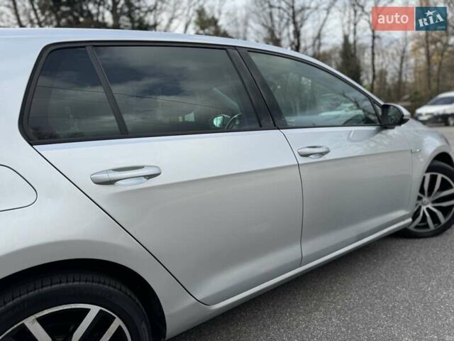 Серый Фольксваген e-Golf, объемом двигателя 0 л и пробегом 100 тыс. км за 12300 $, фото 24 на Automoto.ua