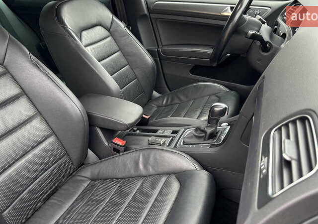 Серый Фольксваген e-Golf, объемом двигателя 0 л и пробегом 127 тыс. км за 14200 $, фото 10 на Automoto.ua