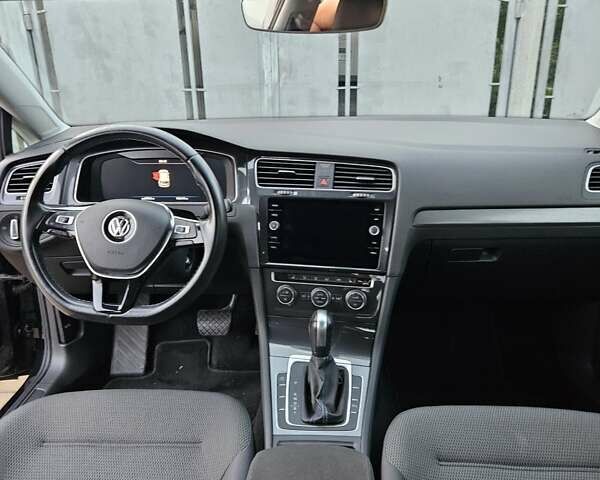 Сірий Фольксваген e-Golf, об'ємом двигуна 0 л та пробігом 97 тис. км за 15200 $, фото 25 на Automoto.ua