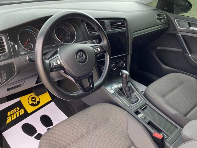 Серый Фольксваген e-Golf, объемом двигателя 36 л и пробегом 56 тыс. км за 17800 $, фото 11 на Automoto.ua