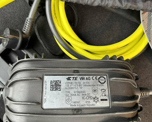 Серый Фольксваген e-Golf, объемом двигателя 0 л и пробегом 91 тыс. км за 15099 $, фото 113 на Automoto.ua