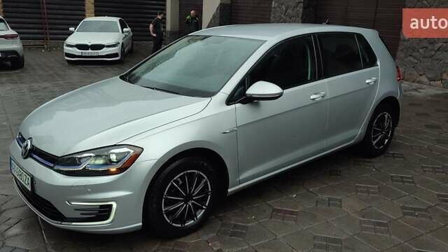 Серый Фольксваген e-Golf, объемом двигателя 0 л и пробегом 145 тыс. км за 12700 $, фото 20 на Automoto.ua