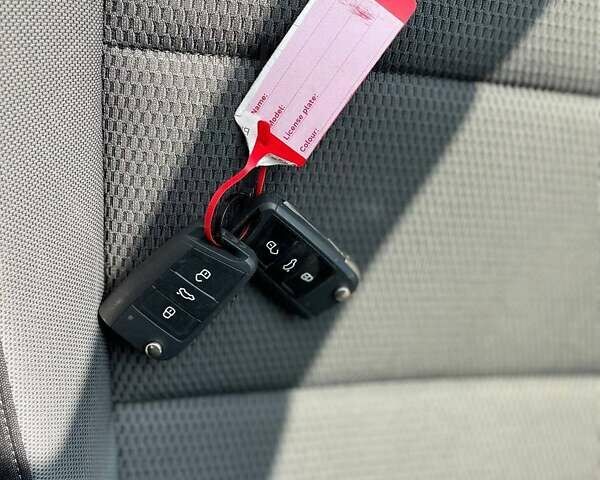 Сірий Фольксваген e-Golf, об'ємом двигуна 0 л та пробігом 123 тис. км за 12900 $, фото 44 на Automoto.ua