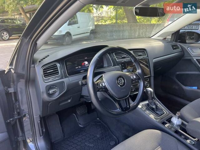 Сірий Фольксваген e-Golf, об'ємом двигуна 0 л та пробігом 60 тис. км за 16900 $, фото 10 на Automoto.ua