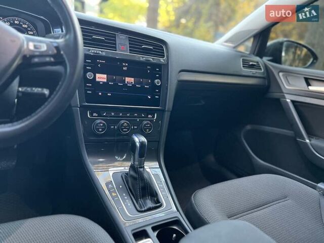 Сірий Фольксваген e-Golf, об'ємом двигуна 0 л та пробігом 141 тис. км за 13950 $, фото 17 на Automoto.ua