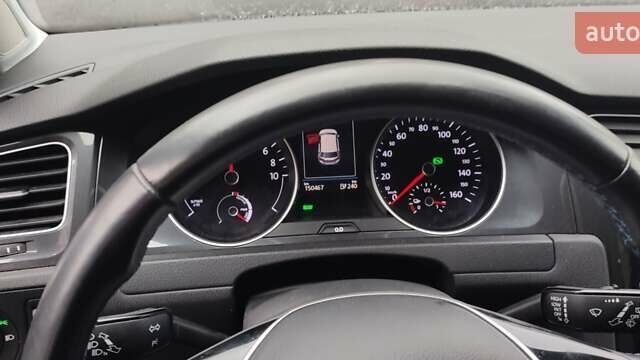 Серый Фольксваген e-Golf, объемом двигателя 0 л и пробегом 145 тыс. км за 12700 $, фото 2 на Automoto.ua