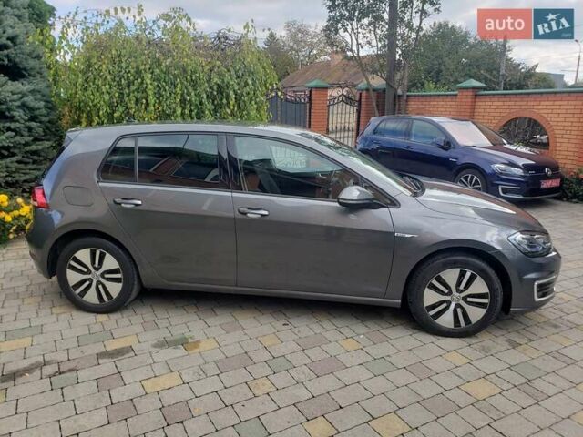 Серый Фольксваген e-Golf, объемом двигателя 0 л и пробегом 65 тыс. км за 13950 $, фото 25 на Automoto.ua