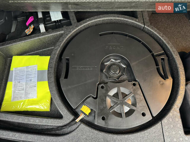 Серый Фольксваген e-Golf, объемом двигателя 0 л и пробегом 91 тыс. км за 15099 $, фото 115 на Automoto.ua