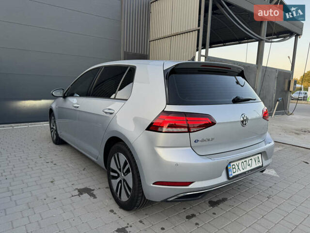 Серый Фольксваген e-Golf, объемом двигателя 0 л и пробегом 72 тыс. км за 13500 $, фото 2 на Automoto.ua