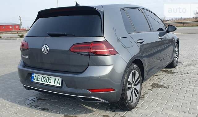 Сірий Фольксваген e-Golf, об'ємом двигуна 0 л та пробігом 47 тис. км за 18500 $, фото 11 на Automoto.ua