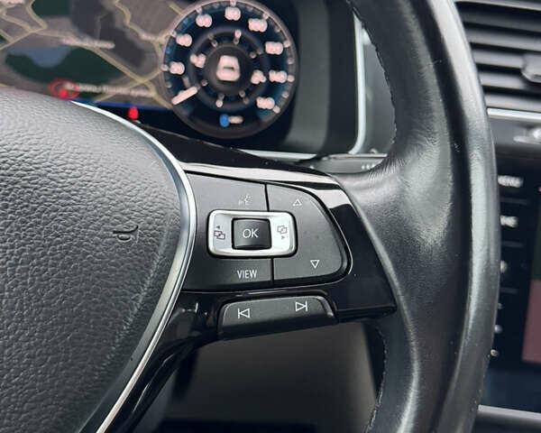 Серый Фольксваген e-Golf, объемом двигателя 0 л и пробегом 91 тыс. км за 15099 $, фото 58 на Automoto.ua