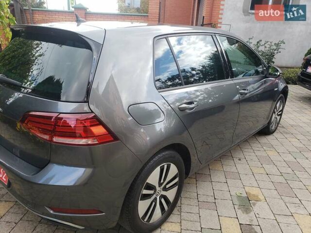 Серый Фольксваген e-Golf, объемом двигателя 0 л и пробегом 65 тыс. км за 13950 $, фото 21 на Automoto.ua