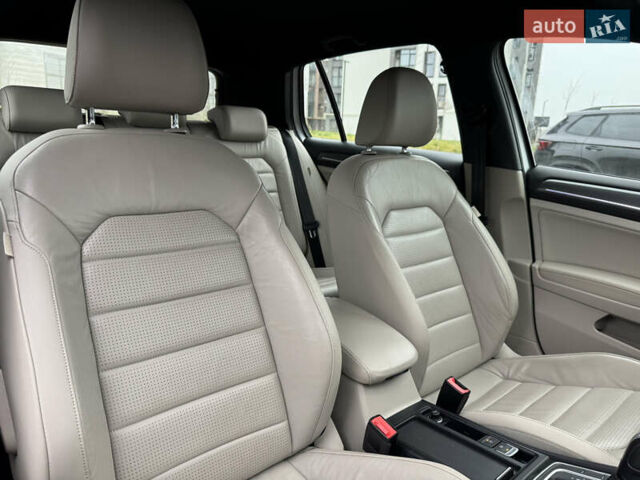 Серый Фольксваген e-Golf, объемом двигателя 0 л и пробегом 91 тыс. км за 15099 $, фото 100 на Automoto.ua