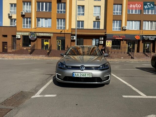 Серый Фольксваген e-Golf, объемом двигателя 0 л и пробегом 140 тыс. км за 13999 $, фото 7 на Automoto.ua