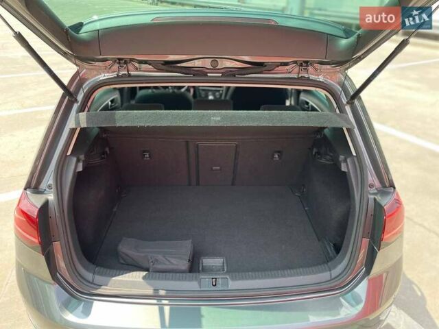 Серый Фольксваген e-Golf, объемом двигателя 0 л и пробегом 123 тыс. км за 12900 $, фото 24 на Automoto.ua