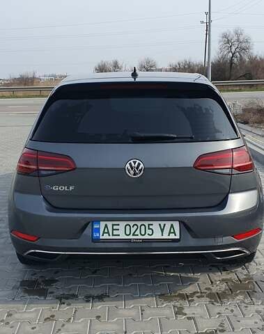 Серый Фольксваген e-Golf, объемом двигателя 0 л и пробегом 47 тыс. км за 18500 $, фото 12 на Automoto.ua