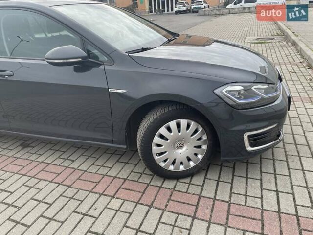 Серый Фольксваген e-Golf, объемом двигателя 0 л и пробегом 84 тыс. км за 15600 $, фото 15 на Automoto.ua
