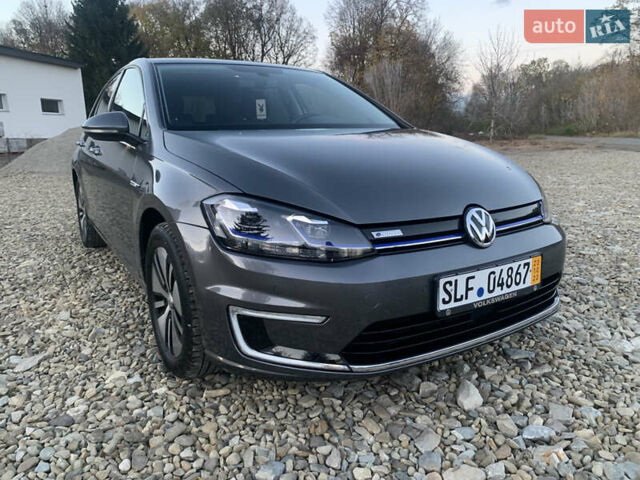 Серый Фольксваген e-Golf, объемом двигателя 0 л и пробегом 127 тыс. км за 11950 $, фото 11 на Automoto.ua