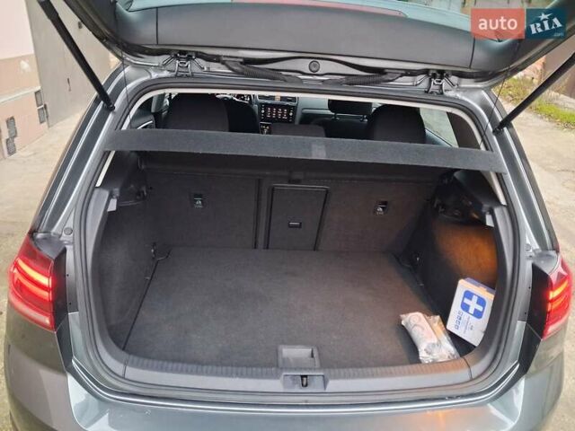 Сірий Фольксваген e-Golf, об'ємом двигуна 0 л та пробігом 97 тис. км за 12800 $, фото 21 на Automoto.ua