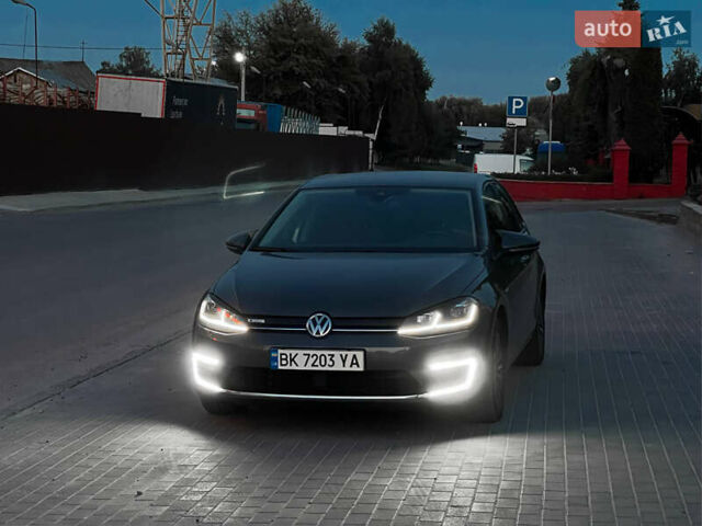 Сірий Фольксваген e-Golf, об'ємом двигуна 0 л та пробігом 202 тис. км за 13000 $, фото 2 на Automoto.ua
